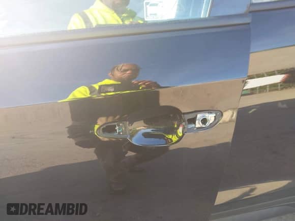 2019 Hyundai Tucson SE with VIN KM8J2CA40KU001142, listed as a IAAI auction lot 43362303 with 70,504 mi miles and . Bid and sale history available at DreamBid. Image 17.