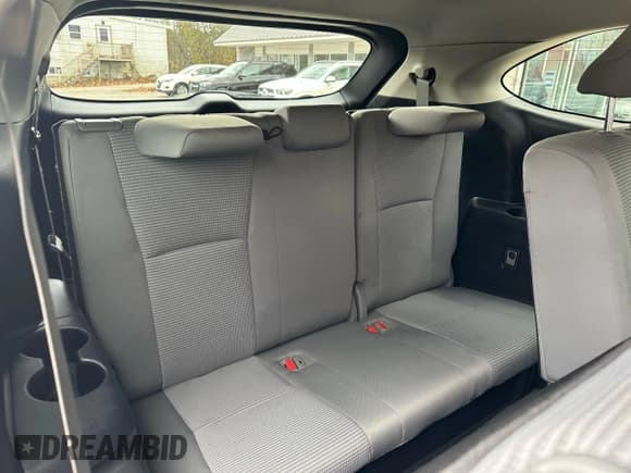 ✅ 2021 Toyota Highlander L • VIN: 5TDBZRBH3MS113966 • Lot: 92684465. Wystawiony na Copart z przebiegiem 158 838 mil. Bezpłatny archiwum sprzedaży aukcyjnych z USA i szczegółowy raport historii pojazdu na DreamBid. Zdjęcie 7.