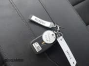 ✅ 2023 Chevrolet Traverse High Country • VIN: 1GNEVNKW7PJ221810 • Lot: 41215676. Wystawiony na IAAI z przebiegiem 26 020 mil. Bezpłatny archiwum sprzedaży aukcyjnych z USA i szczegółowy raport historii pojazdu na DreamBid. Zdjęcie 11.