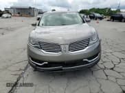 ✅ 2017 Lincoln MKX Select • VIN: 2LMPJ6KP1HBL45556 • Лот: 56964655. Опубликован ранее на Copart с пробегом 132 233 миль. Бесплатный доступ к архиву аукционных продаж из США и подробный отчёт об истории автомобиля на DreamBid. Изображение 15.