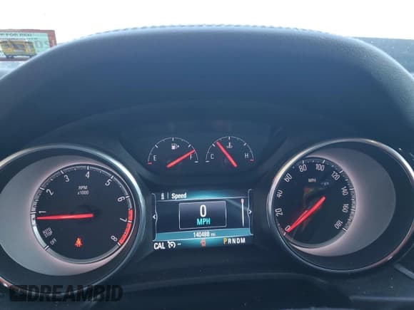 ✅ 2018 Buick Regal Essence • VIN: W04GV8SX7J1116259 • Lot: 81977415. Wystawiony na Copart z przebiegiem 140 488 mil. Bezpłatny archiwum sprzedaży aukcyjnych z USA i szczegółowy raport historii pojazdu na DreamBid. Zdjęcie 9.