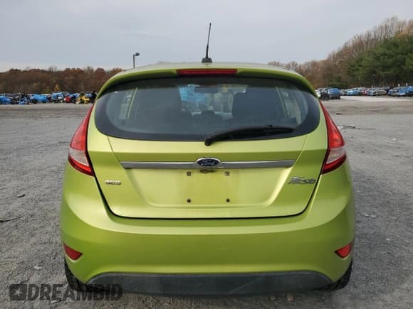 ✅ 2011 Ford Fiesta SES • VIN: 3FADP4FJ9BM147122 • Lot: 90666035. Wystawiony na Copart z przebiegiem 133 206 mil. Bezpłatny archiwum sprzedaży aukcyjnych z USA i szczegółowy raport historii pojazdu na DreamBid. Zdjęcie 6.