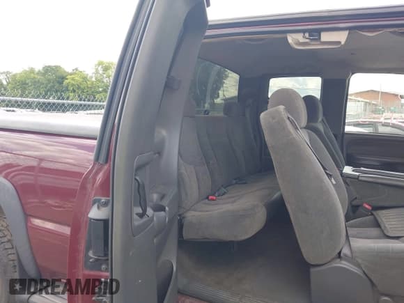 ✅ 2003 Chevrolet Silverado 2500HD LS • VIN: 1GCHC29183E114014 • Lot: 42917295. Listed on IAAI with 360,118 mi. Free auction sales archive from the USA and detailed vehicle history report at DreamBid. Image 8.