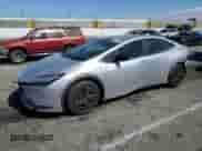 2024 Toyota Prius SE с VIN JTDACACU8R3014689, выставлен на аукционе Copart как лот 85173005 с пробегом 30 579 миль миль и Списание • Salvage title. История ставок и продаж доступна на DreamBid. Изображение 1.