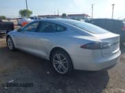 ✅ 2013 Tesla Model S • VIN: 5YJSA1CN4DFP17253 • Lot: 42952661. Wystawiony na IAAI z przebiegiem Nie podano. Bezpłatny archiwum sprzedaży aukcyjnych z USA i szczegółowy raport historii pojazdu na DreamBid. Zdjęcie 3.