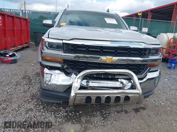 2019 Chevrolet Silverado 1500 LT z VIN 2GCVKPEC7K1173016, wystawiony jako IAAI lot #43286161 z przebiegiem 100 427 mil mil oraz . Historia ofert i sprzedaży dostępna na DreamBid. Obrazek 6.
