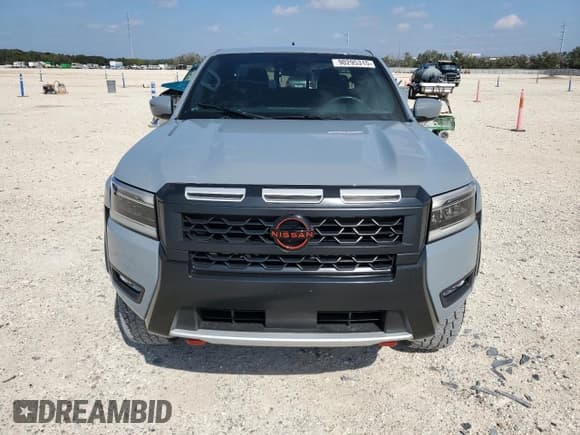 ✅ 2025 Nissan Frontier Pro-4X • VIN: 1N6ED1EKXSN600263 • Лот: 90295315. Опубликован ранее на Copart с пробегом 9 507 миль. Бесплатный доступ к архиву аукционных продаж из США и подробный отчёт об истории автомобиля на DreamBid. Изображение 5.