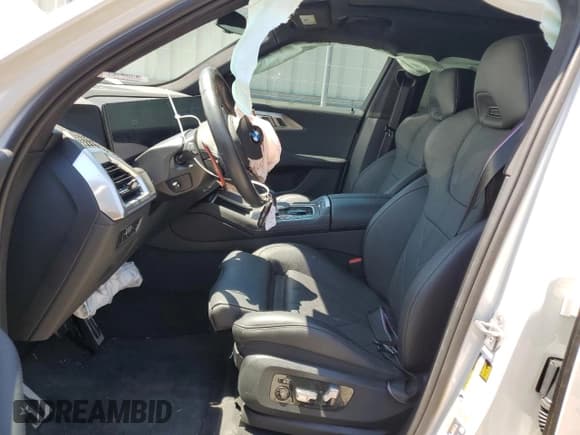 ✅ 2023 BMW XM • VIN: 5YM23CS00P9R52198 • Лот: 57953684. Опубликован ранее на Copart с пробегом 5 428 миль. Бесплатный доступ к архиву аукционных продаж из США и подробный отчёт об истории автомобиля на DreamBid. Изображение 7.