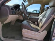 ✅ 2009 Chevrolet Suburban LS • VIN: 1GNFC16079R211582 • Лот: 50649205. Опубликован ранее на Copart с пробегом 258 057 миль. Бесплатный доступ к архиву аукционных продаж из США и подробный отчёт об истории автомобиля на DreamBid. Изображение 7.