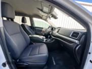 ✅ 2018 Toyota Highlander LE • VIN: 5TDZARFH8JS032831 • Лот: 91137855. Опубликован ранее на Copart с пробегом 213 547 миль. Бесплатный доступ к архиву аукционных продаж из США и подробный отчёт об истории автомобиля на DreamBid. Изображение 5.