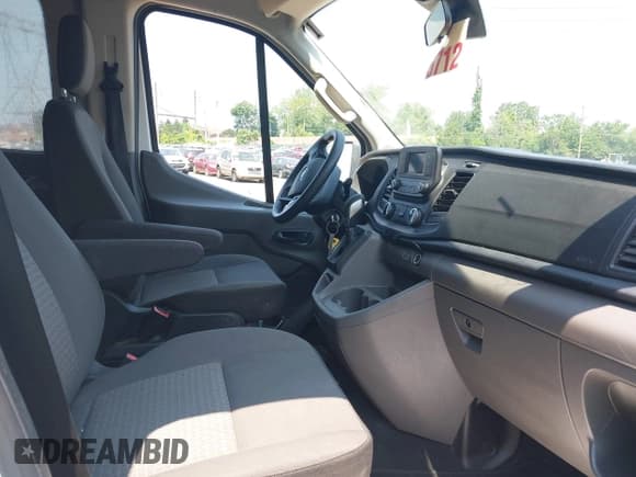 ✅ 2021 Ford Transit Passenger XL • VIN: 1FBAX2C8XMKA64056 • Lot: 42485640. Wystawiony na IAAI z przebiegiem 76 331 mil. Bezpłatny archiwum sprzedaży aukcyjnych z USA i szczegółowy raport historii pojazdu na DreamBid. Zdjęcie 5.