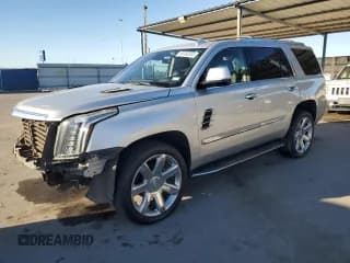 ✅ 2018 Cadillac Escalade Luxury • VIN: 1GYS3BKJ1JR181232 • Лот: 86900555. Опубликован ранее на Copart с пробегом 81 392 миль. Бесплатный доступ к архиву аукционных продаж из США и подробный отчёт об истории автомобиля на DreamBid. Изображение 1.