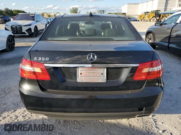 ✅ 2011 Mercedes-Benz E 350 Sport • VIN: WDDHF5GBXBA377928 • Lot: 90694395. Wystawiony na Copart z przebiegiem 180 042 mil. Bezpłatny archiwum sprzedaży aukcyjnych z USA i szczegółowy raport historii pojazdu na DreamBid. Zdjęcie 6.