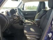 ✅ 2020 Jeep Renegade Latitude • VIN: ZACNJABB6LPL27859 • Lot: 70808175. Wystawiony na Copart z przebiegiem 82 212 mil. Bezpłatny archiwum sprzedaży aukcyjnych z USA i szczegółowy raport historii pojazdu na DreamBid. Zdjęcie 7.