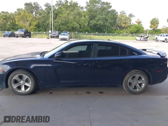 ✅ 2012 Dodge Charger SE • VIN: 2C3CDXBG2CH271084 • Lot: 43267576. Wystawiony na IAAI z przebiegiem 97 042 mil. Bezpłatny archiwum sprzedaży aukcyjnych z USA i szczegółowy raport historii pojazdu na DreamBid. Zdjęcie 14.