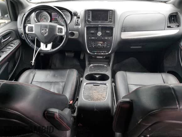 2019 Dodge Grand Caravan GT z VIN 2C4RDGEG1KR663211, wystawiony jako Copart lot #90214325 z przebiegiem 188 771 mil mil oraz Czysty tytuł • Clean title. Historia ofert i sprzedaży dostępna na DreamBid. Obrazek 8.