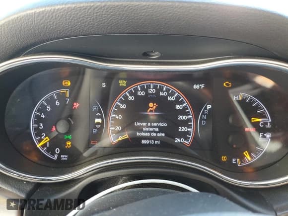 ✅ 2018 Jeep Grand Cherokee Limited • VIN: 1C4RJFBG8JC425564 • Lot: 82216045. Listed on Copart with 89,913 mi. Free auction sales archive from the USA and detailed vehicle history report at DreamBid. Image 9.