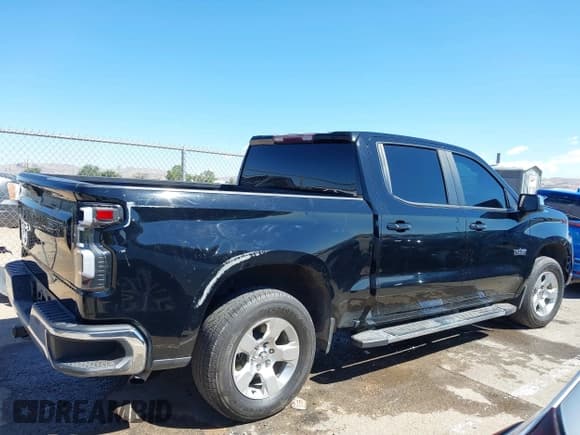 ✅ 2019 Chevrolet Silverado 1500 LT • VIN: 3GCPWCEK3KG297367 • Lot: 43350915. Wystawiony na IAAI z przebiegiem 120 932 mil. Bezpłatny archiwum sprzedaży aukcyjnych z USA i szczegółowy raport historii pojazdu na DreamBid. Zdjęcie 13.