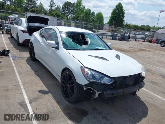 ✅ 2015 Hyundai Genesis Coupe R-Spec • VIN: KMHHU6KJ9FU122269 • Lot: 42146141. Listed on IAAI with 91,352 mi. Free auction sales archive from the USA and detailed vehicle history report at DreamBid. Image 1.