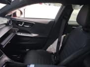 ✅ 2024 Mercedes-Benz C 300 • VIN: W1KAF4GB9RR222567 • Lot: 42720869. Wystawiony na IAAI z przebiegiem 7 289 mil. Bezpłatny archiwum sprzedaży aukcyjnych z USA i szczegółowy raport historii pojazdu na DreamBid. Zdjęcie 5.