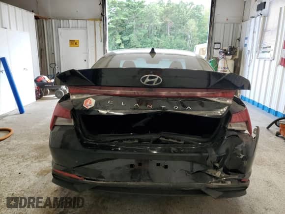 2021 Hyundai Elantra SEL with VIN KMHLM4AG5MU070236, listed as a Copart auction lot 70428255 with 83,245 mi miles and Salvage title. Bid and sale history available at DreamBid. Image 6.