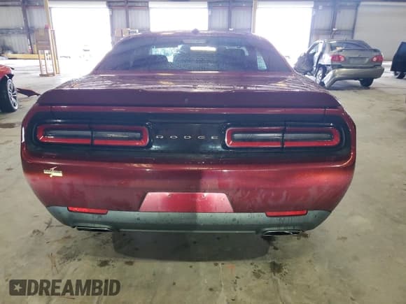 ✅ 2021 Dodge Challenger R/T • VIN: 2C3CDZBT0MH514465 • Lot: 71196534. Wystawiony na Copart z przebiegiem 20 617 mil. Bezpłatny archiwum sprzedaży aukcyjnych z USA i szczegółowy raport historii pojazdu na DreamBid. Zdjęcie 6.