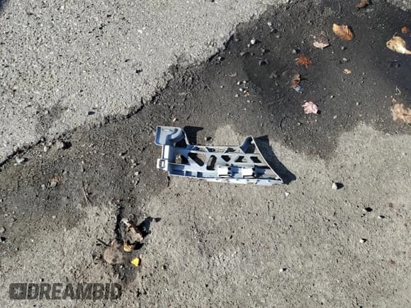 ✅ 2008 Volkswagen R32 • VIN: WVWKC71K98W152506 • Lot: 82190805. Listed on Copart with 168,139 mi. Free auction sales archive from the USA and detailed vehicle history report at DreamBid. Image 13.