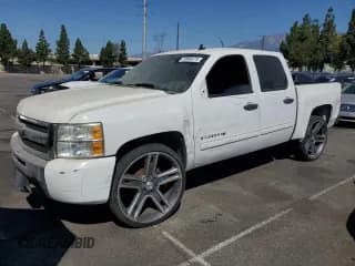 ✅ 2010 Chevrolet Silverado 1500 LS • VIN: 3GCRCREA4AG216290 • Lot: 70946375. Wystawiony na Copart z przebiegiem 157 098 mil. Bezpłatny archiwum sprzedaży aukcyjnych z USA i szczegółowy raport historii pojazdu na DreamBid. Zdjęcie 1.