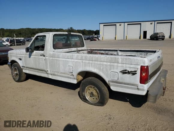 ✅ 1992 Ford F-150 • VIN: 1FTEF14HXNLA67544 • Лот: 75958024. Опубликован ранее на Copart с пробегом Не указан. Бесплатный доступ к архиву аукционных продаж из США и подробный отчёт об истории автомобиля на DreamBid. Изображение 2.