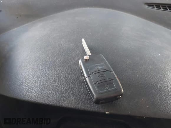 ✅ 2006 Volkswagen Golf GLS • VIN: 9BWGR61J664004365 • Lot: 41581401. Listed on IAAI with 230,072 mi. Free auction sales archive from the USA and detailed vehicle history report at DreamBid. Image 11.