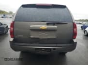 ✅ 2013 Chevrolet Suburban LT • VIN: 1GNSKJE71DR284486 • Lot: 72684014. Wystawiony na Copart z przebiegiem 223 855 mil. Bezpłatny archiwum sprzedaży aukcyjnych z USA i szczegółowy raport historii pojazdu na DreamBid. Zdjęcie 6.