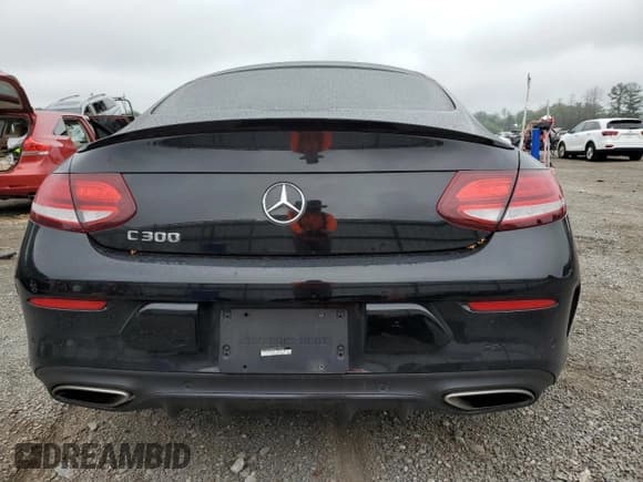 ✅ 2019 Mercedes-Benz C 300 • VIN: WDDWJ8DB9KF779597 • Lot: 62005655. Wystawiony na Copart z przebiegiem 64 185 mil. Bezpłatny archiwum sprzedaży aukcyjnych z USA i szczegółowy raport historii pojazdu na DreamBid. Zdjęcie 6.