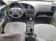 2004 Hyundai Elantra GLS z VIN KMHDN46D54U722871, wystawiony jako Copart lot #79143764 z przebiegiem 179 041 mil mil oraz Czysty tytuł • Clean title. Historia ofert i sprzedaży dostępna na DreamBid. Obrazek 8.