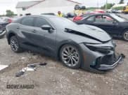 ✅ 2024 Toyota Crown XLE • VIN: JTDAAAAF8R3021149 • Lot: 42225940. Wystawiony na IAAI z przebiegiem 8 526 mil. Bezpłatny archiwum sprzedaży aukcyjnych z USA i szczegółowy raport historii pojazdu na DreamBid. Zdjęcie 1.