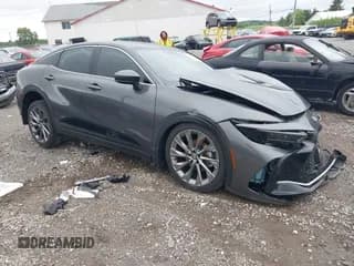 ✅ 2024 Toyota Crown XLE • VIN: JTDAAAAF8R3021149 • Lot: 42225940. Wystawiony na IAAI z przebiegiem 8 526 mil. Bezpłatny archiwum sprzedaży aukcyjnych z USA i szczegółowy raport historii pojazdu na DreamBid. Zdjęcie 1.