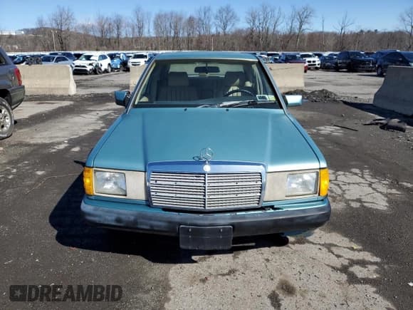 ✅ 1992 Mercedes-Benz 190 • VIN: WDBDA28DXNF892259 • Lot: 50042725. Listed on Copart with 121,832 mi. Free auction sales archive from the USA and detailed vehicle history report at DreamBid. Image 5.