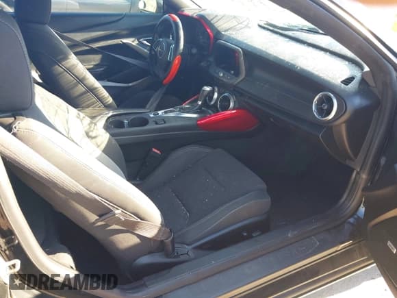 ✅ 2018 Chevrolet Camaro 1LT • VIN: 1G1FB1RX7J0122214 • Lot: 43246319. Wystawiony na IAAI z przebiegiem 85 789 mil. Bezpłatny archiwum sprzedaży aukcyjnych z USA i szczegółowy raport historii pojazdu na DreamBid. Zdjęcie 5.