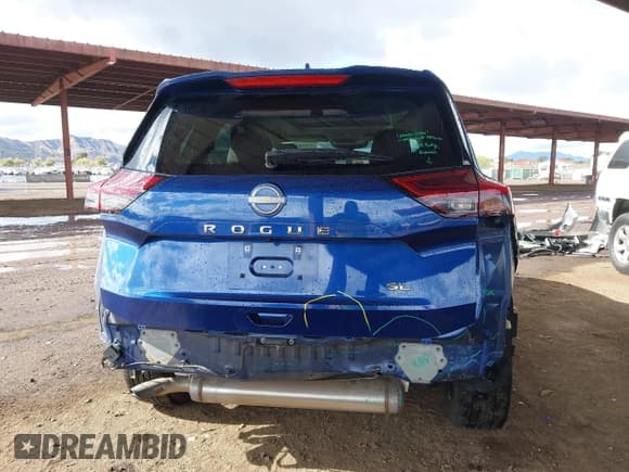 ✅ 2022 Nissan Rogue SL • VIN: 5N1BT3CA6NC701262 • Lot: 41698374. Wystawiony na IAAI z przebiegiem 37 075 mil. Bezpłatny archiwum sprzedaży aukcyjnych z USA i szczegółowy raport historii pojazdu na DreamBid. Zdjęcie 6.