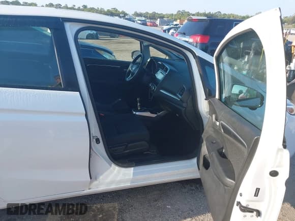 ✅ 2015 Honda Fit EX • VIN: 3HGGK5G83FM770041 • Lot: 41938297. Listed on IAAI with 96,780 mi. Free auction sales archive from the USA and detailed vehicle history report at DreamBid. Image 5.