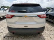 ✅ 2018 Chevrolet Traverse LT Cloth • VIN: 1GNERGKW7JJ108737 • Lot: 56896954. Wystawiony na Copart z przebiegiem 224 041 mil. Bezpłatny archiwum sprzedaży aukcyjnych z USA i szczegółowy raport historii pojazdu na DreamBid. Zdjęcie 6.