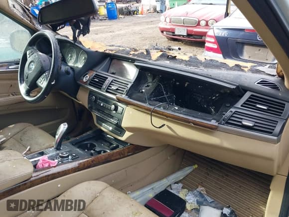 ✅ 2011 BMW X5 35i • VIN: 5UXZV4C57BL404484 • Lot: 43822833. Wystawiony na IAAI z przebiegiem Nie podano. Bezpłatny archiwum sprzedaży aukcyjnych z USA i szczegółowy raport historii pojazdu na DreamBid. Zdjęcie 5.