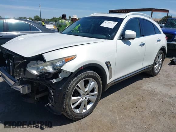 ✅ 2014 Infiniti QX70 • VIN: JN8CS1MW6EM411872 • Lot: 42271036. Wystawiony na IAAI z przebiegiem 120 891 mil. Bezpłatny archiwum sprzedaży aukcyjnych z USA i szczegółowy raport historii pojazdu na DreamBid. Zdjęcie 18.