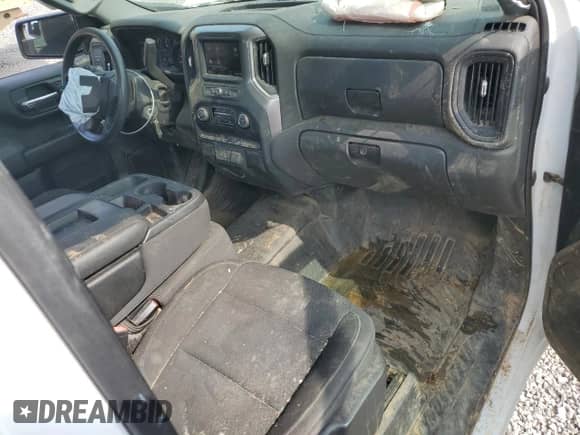 2022 Chevrolet Silverado 1500 Work Truck z VIN 3GCNWAED1NG202824, wystawiony jako Copart lot #60652915 z przebiegiem 56 196 mil mil oraz Szkoda całkowita • Salvage title. Historia ofert i sprzedaży dostępna na DreamBid. Obrazek 8.