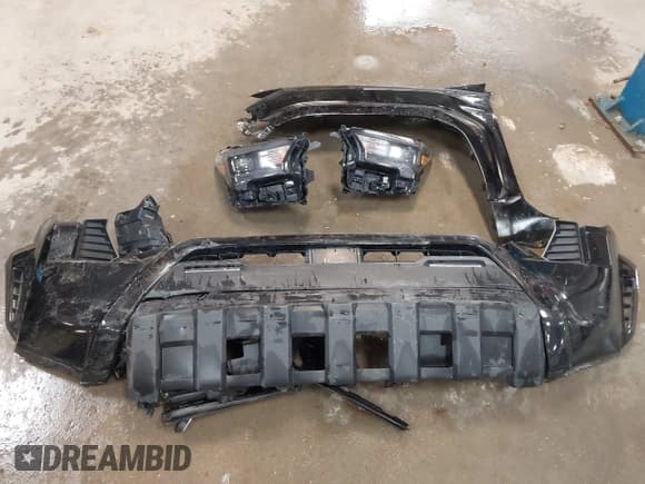 ✅ 2024 Toyota Tacoma SR5 • VIN: 3TYKB5FN2RT011132 • Lot: 42701836. Listed on IAAI with 47,898 mi. Free auction sales archive from the USA and detailed vehicle history report at DreamBid. Image 12.