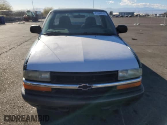 ✅ 1998 Chevrolet S-10 LS • VIN: 1GCCS1446W8168374 • Lot: 41344415. Wystawiony na Copart z przebiegiem 236 977 mil. Bezpłatny archiwum sprzedaży aukcyjnych z USA i szczegółowy raport historii pojazdu na DreamBid. Zdjęcie 5.