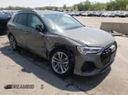 ✅ 2022 Audi Q3 S line Premium Plus • VIN: WA1EECF31N1007643 • Lot: 49499692. Wystawiony na Copart z przebiegiem 5 533 mil. Bezpłatny archiwum sprzedaży aukcyjnych z USA i szczegółowy raport historii pojazdu na DreamBid. Zdjęcie 1.