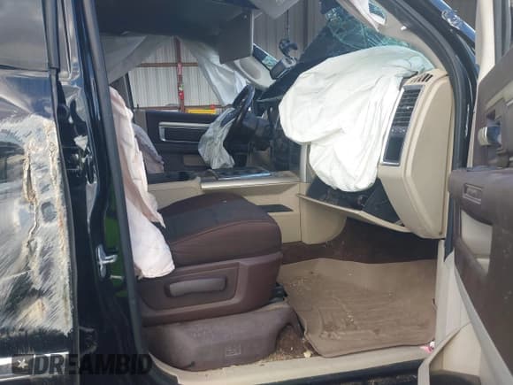 ✅ 2014 Ram 2500 Big Horn • VIN: 3C6UR5DL5EG212220 • Lot: 43698233. Listed on IAAI with 242,000 mi. Free auction sales archive from the USA and detailed vehicle history report at DreamBid. Image 5.