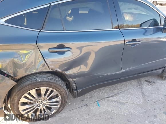 ✅ 2024 Toyota Venza LE • VIN: JTEAAAAH1RJ177932 • Lot: 41758637. Listed on IAAI with 29,346 mi. Free auction sales archive from the USA and detailed vehicle history report at DreamBid. Image 18.