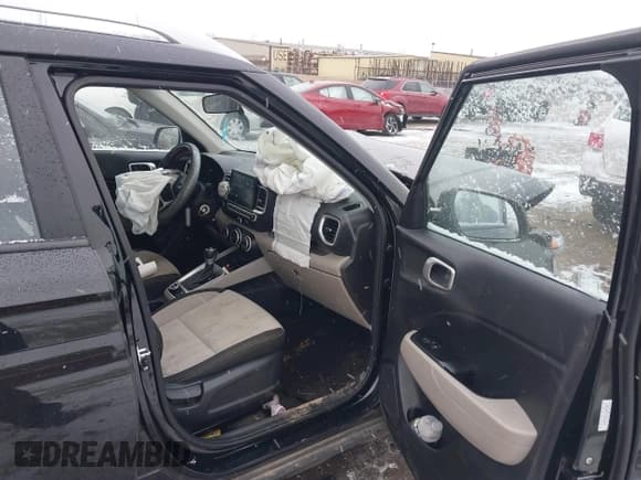 ✅ 2020 Hyundai Venue SEL • VIN: KMHRC8A37LU053700 • Lot: 41253662. Listed on IAAI with 102,226 mi. Free auction sales archive from the USA and detailed vehicle history report at DreamBid. Image 5.