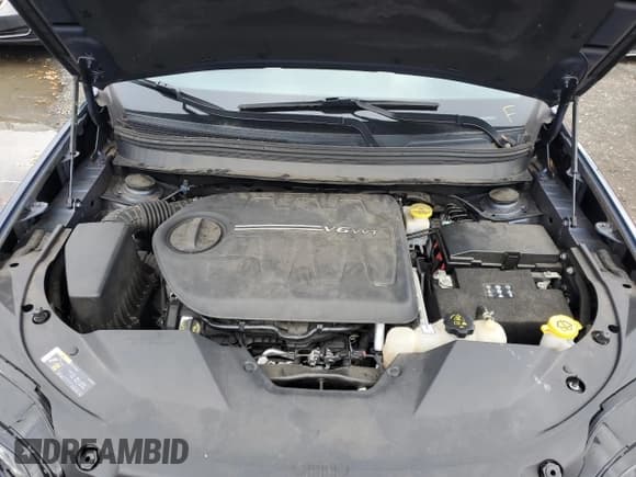 ✅ 2019 Jeep Cherokee Limited • VIN: 1C4PJMDX2KD452277 • Lot: 92882285. Listed on Copart with 70,745 mi. Free auction sales archive from the USA and detailed vehicle history report at DreamBid. Image 12.